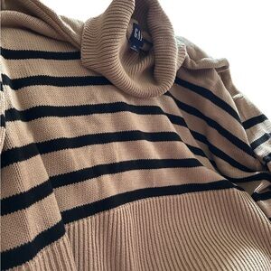 GAP Women's Cowl Neck Sweater in Black and Tan